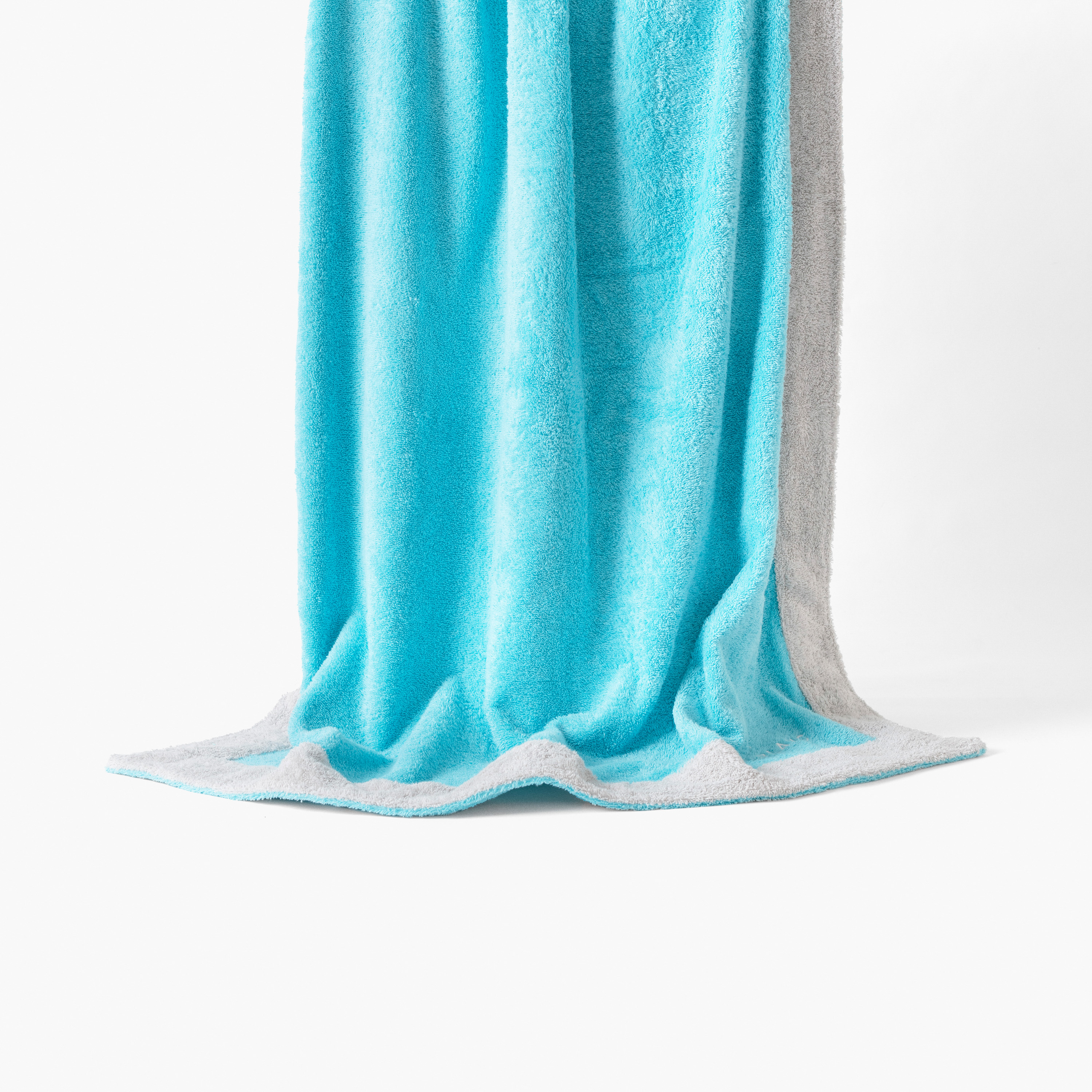 drap de plage coton bouclette brodé bleu 100 x 180 cm