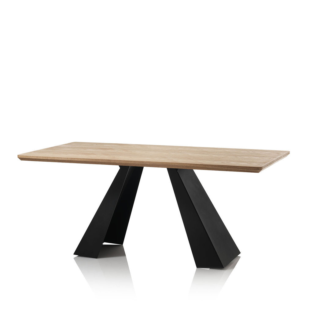Table en métal noir et MDF chêne