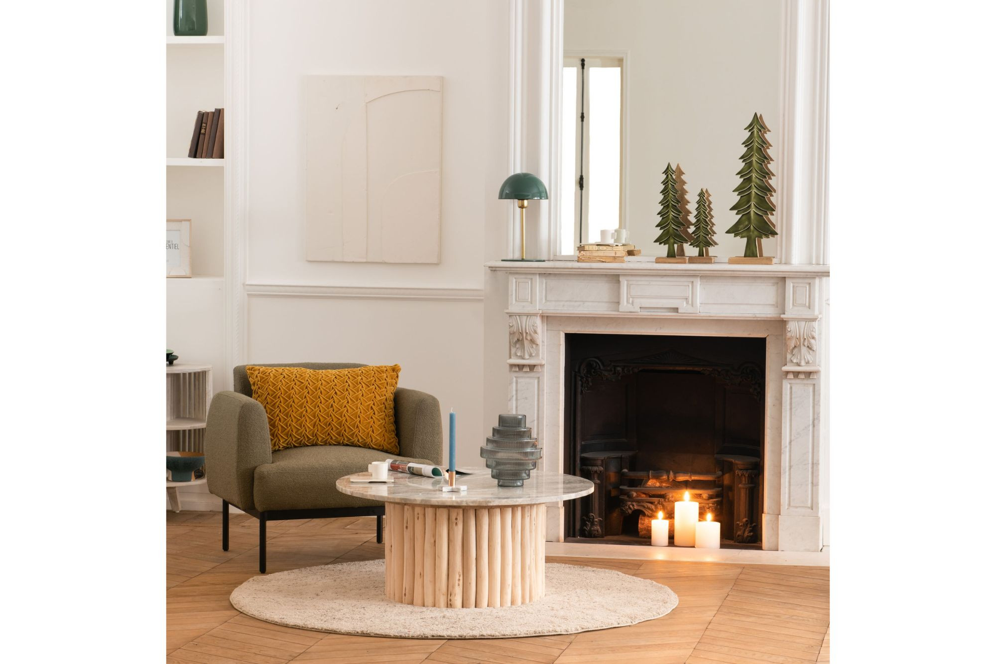 Fauteuil contemporain aux lignes droites en tissu bouclette moutarde