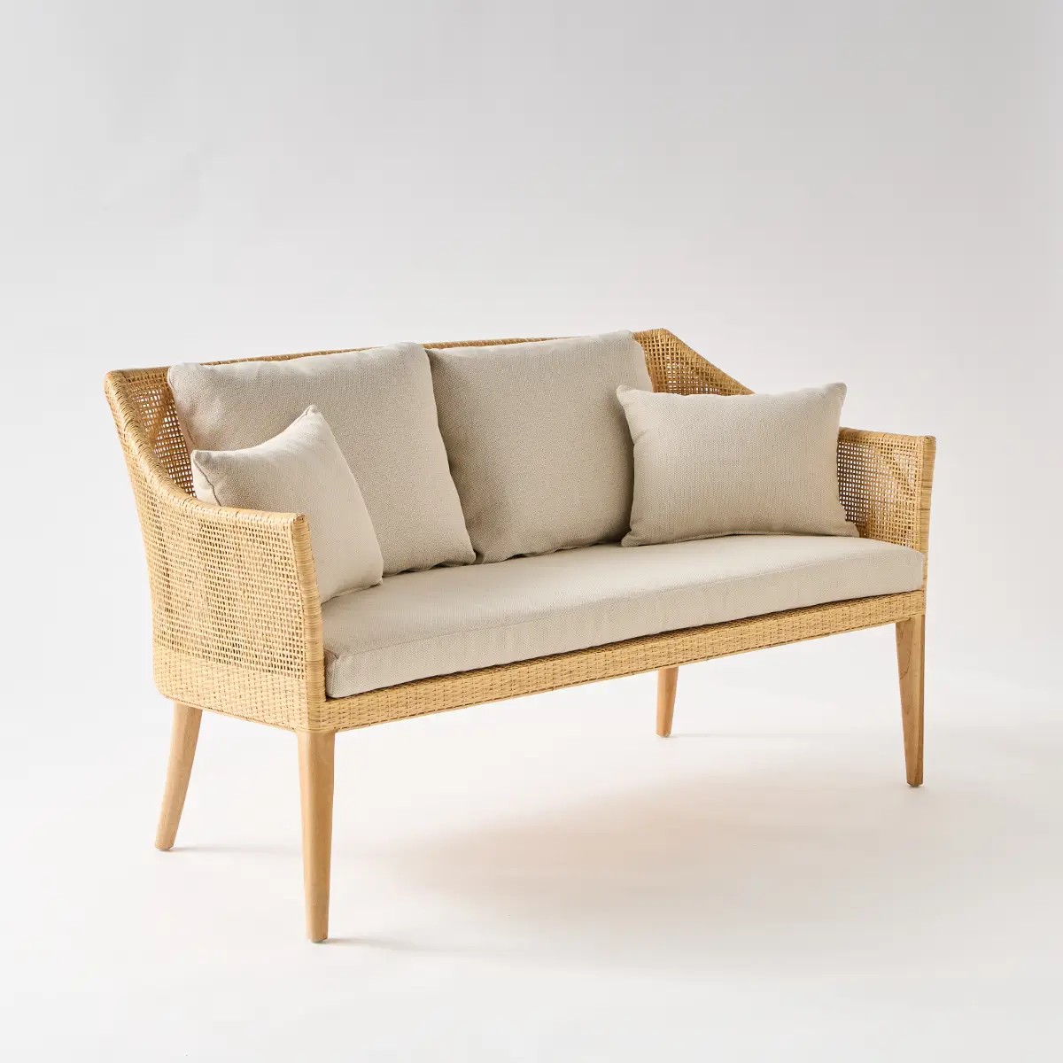 Canapé en teck et cannage beige