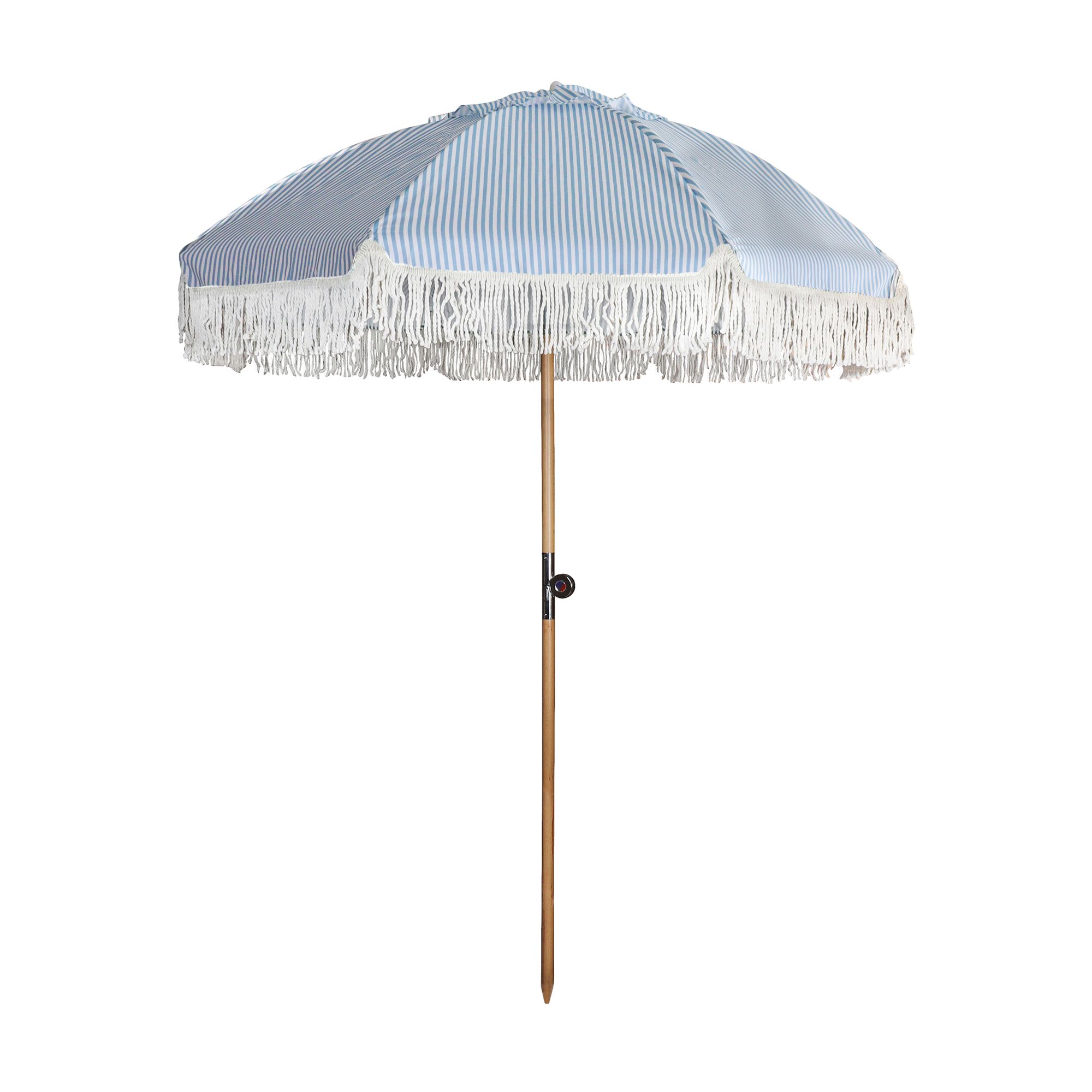 Parasol à rayures bleu avec franges