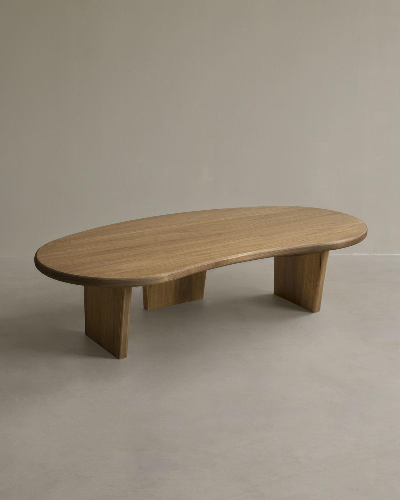 Table basse en bois massif de peuplier avec des trois pieds 120cm