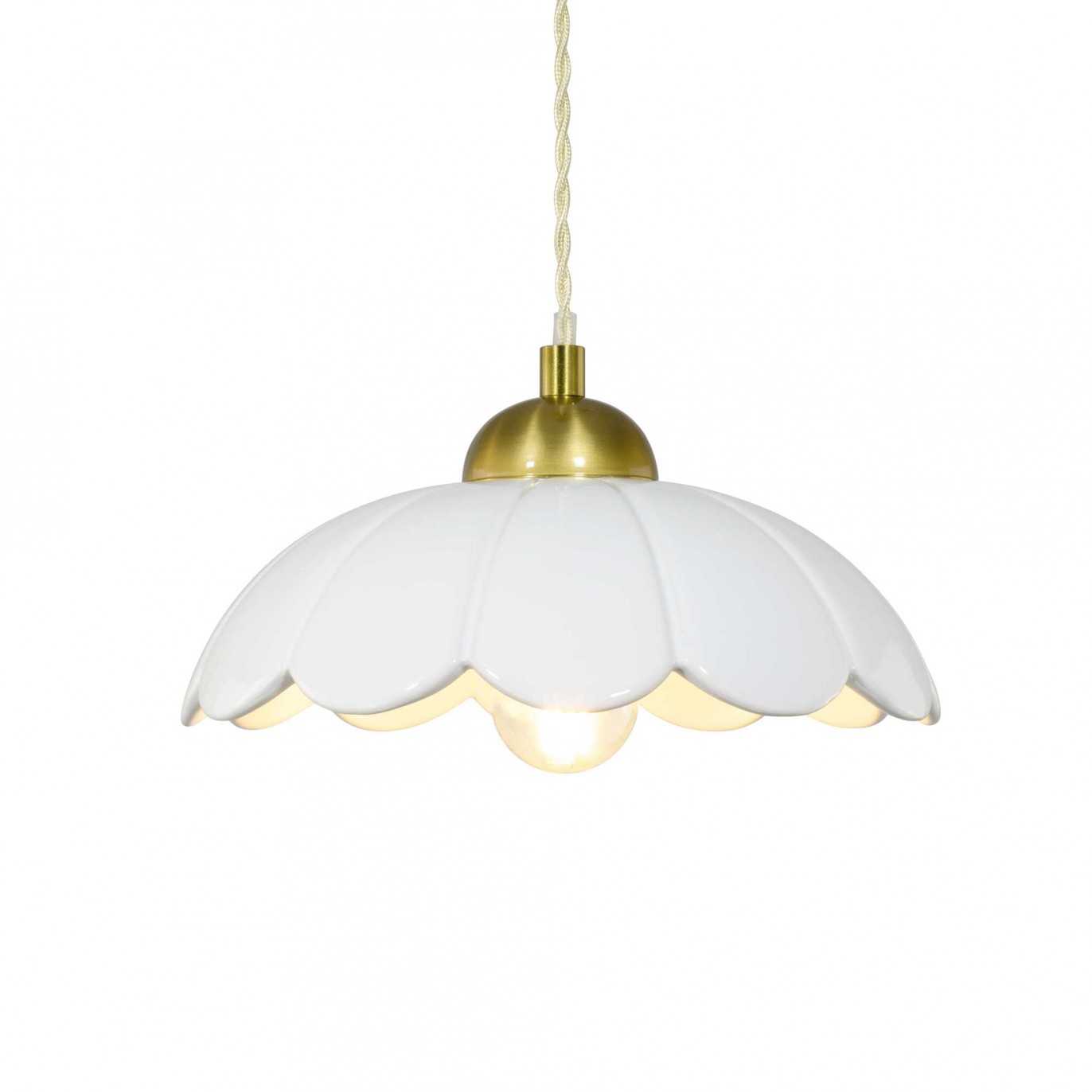 Suspension en céramique avec son équipement en textile et métal blanc