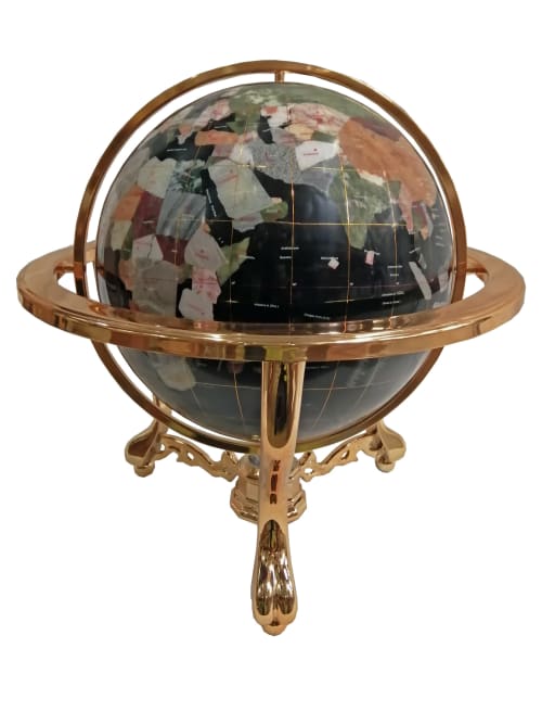 Globe sur 3 pieds doré en pierres fines noir