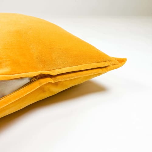 Coussin - jaune en velours 50x50 cm uni CAITH