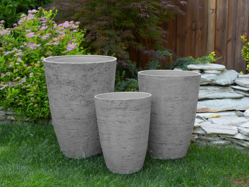 Jardin Pots, cache-pots et jardinières d'extérieur | Petit cache-pot gris en pierre en forme de vase - QL64705