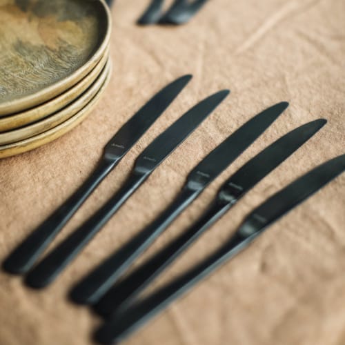 Couverts acier inoxydable noir lot de 24 COUVERTS Maisons du Monde