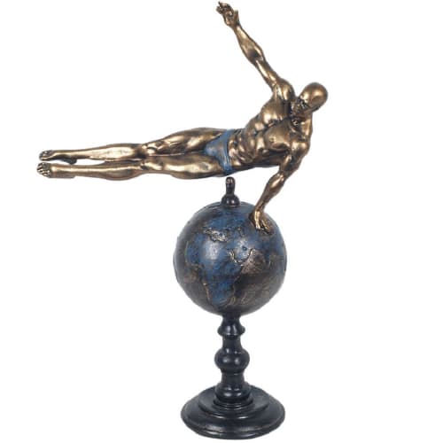 Déco Statuettes et figurines | Statuette en résine gymnaste sur le Monde H39cm - SE82256