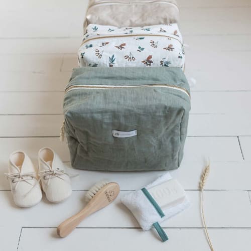 Trousse De Toilette Bebe Lin Vert Sauge Maisons Du Monde