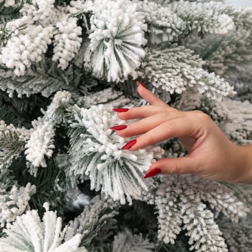 Albero di natale innevato in PE Effetto Realistico + Flock, 240 cm |  Maisons du Monde