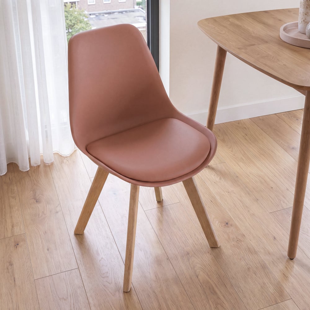Chaise style scandinave terracotta et hévéa