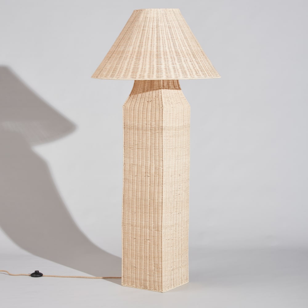 Lampadaire conique en rotin H149