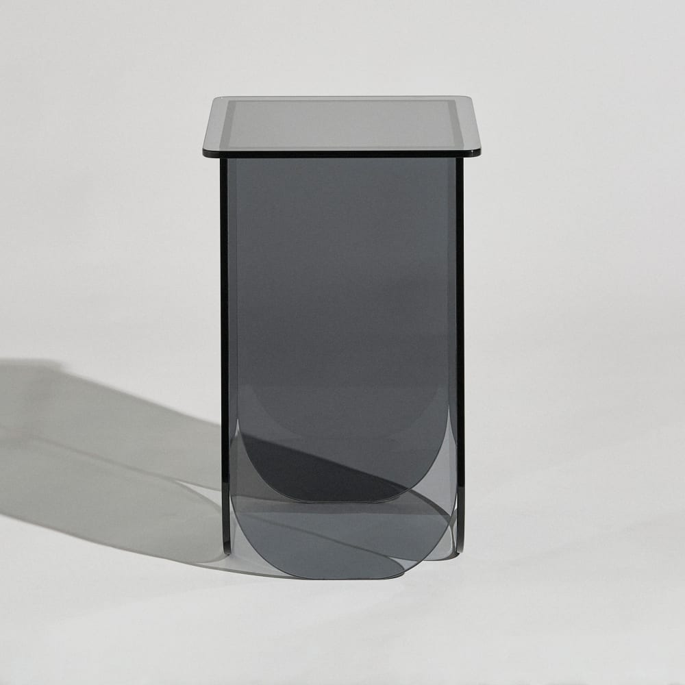 Bout de canapé en verre gris