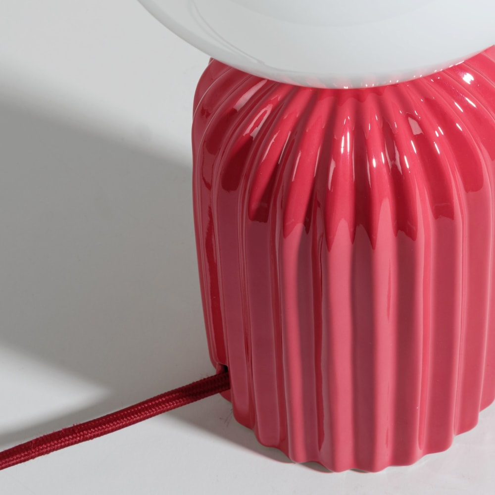 Lampe en céramique rose et globe blanc, H31 cm — vue 3