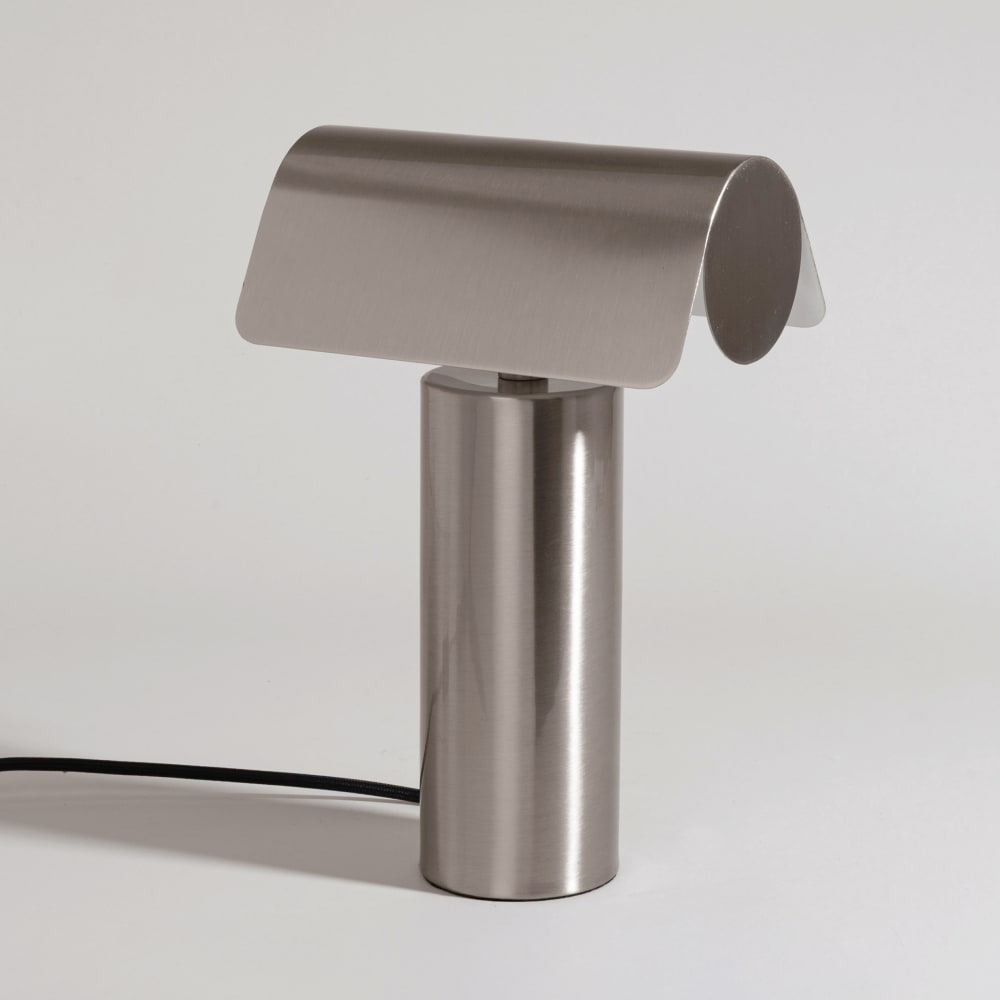 Lampe de bureau en acier brossé argenté