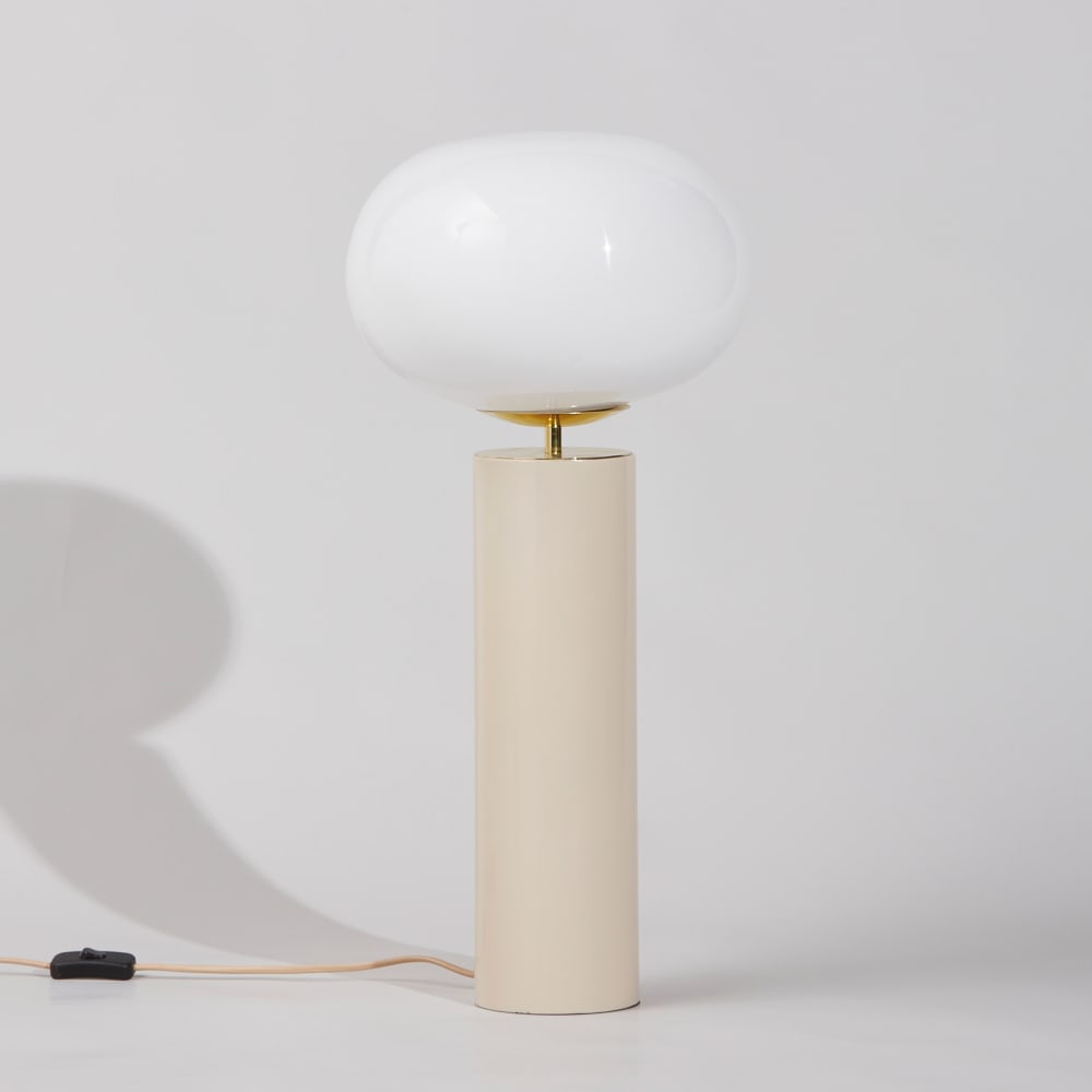 Lampe en acier crème et globe ovale en verre blanc