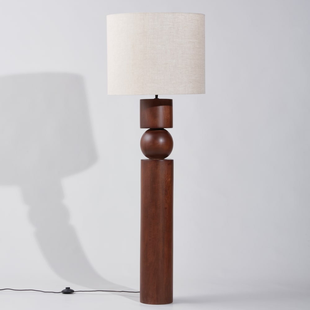 Lampadaire en bois de manguier sculpté et abat-jour en coton et lin crème H149