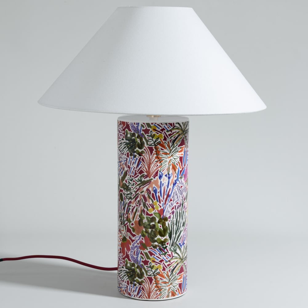 Lampe en céramique multicolore et abat-jour conique en polyester recyclé blanc