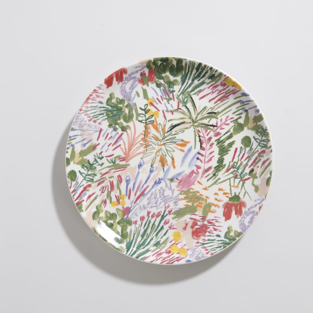Assiette plate en céramique motif végétal multicolore Assiette plate en céramique motif végétal multicolore