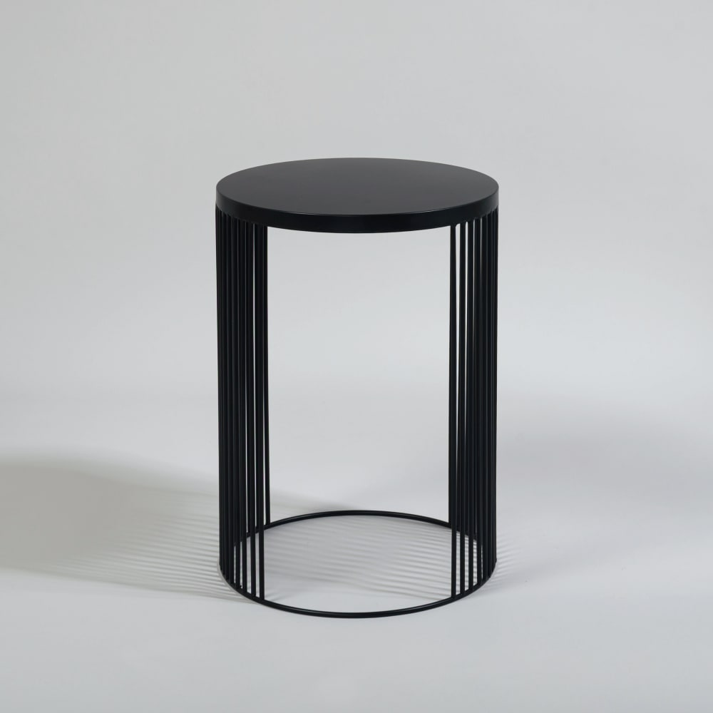 Bout de canapé en acier noir