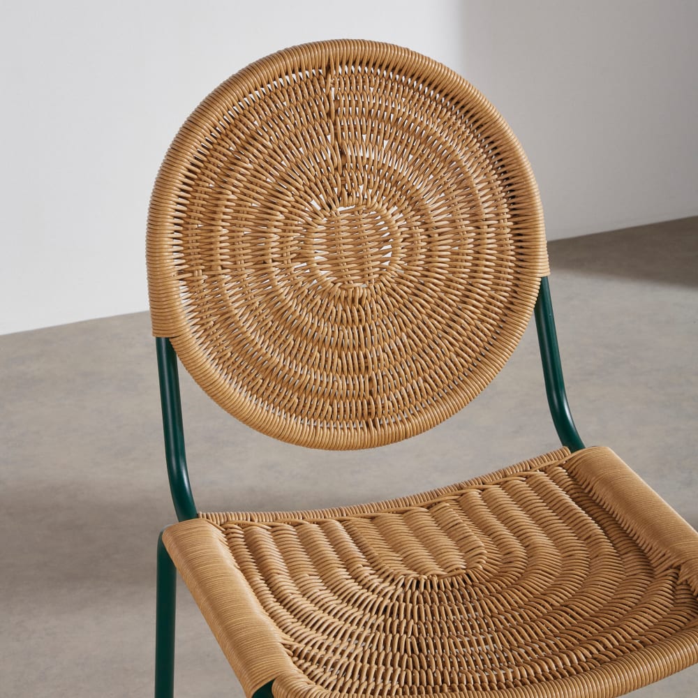 Chaise de jardin en acier vert foncé et résine tressée beige — vue 4