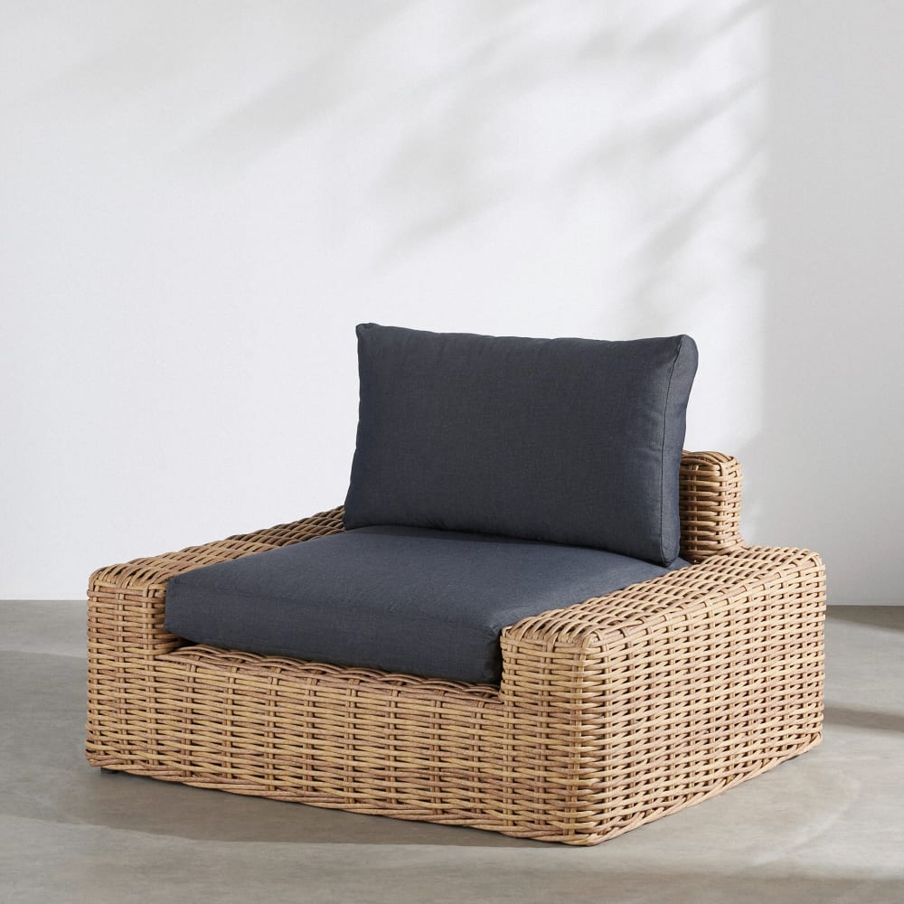 Fauteuil de jardin en résine tressée recyclée imitation rotin et coussins en polyester recyclé anthracite