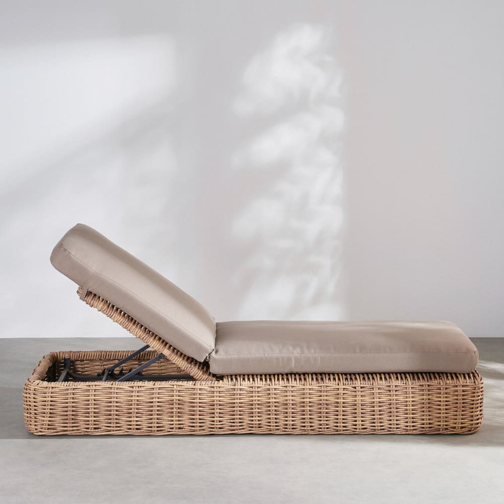 Bain de soleil en résine tressée recyclée imitation rotin