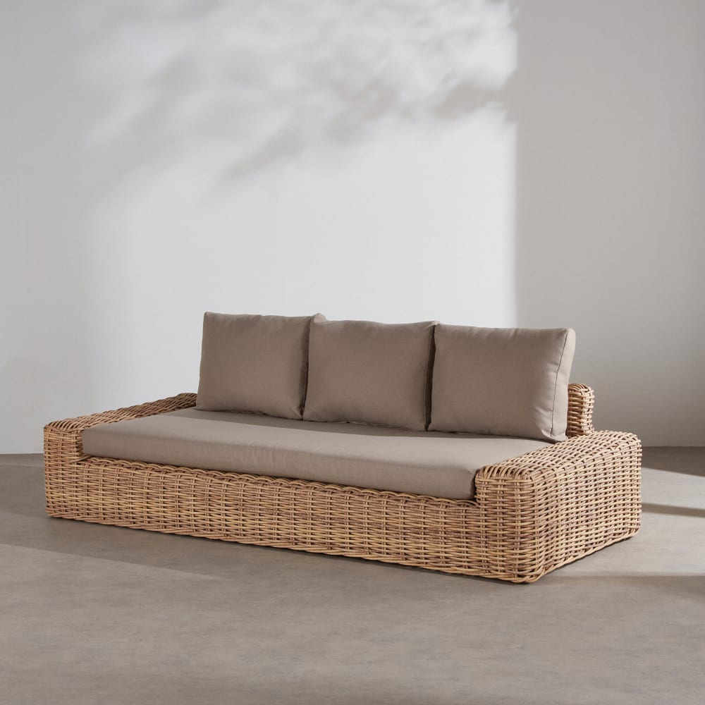 Canapé de jardin 3/4 places en résine tressée recyclée imitation rotin et coussins en polyester recyclé taupe