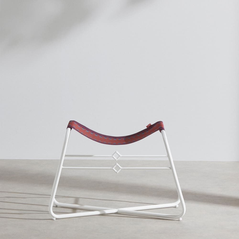 Tabouret en acier blanc et toile coloris rouille motif damier — vue 3