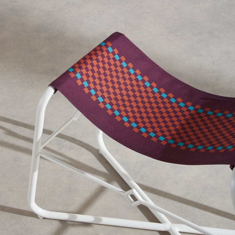 Tabouret en acier blanc et toile coloris rouille motif damier — vue 4