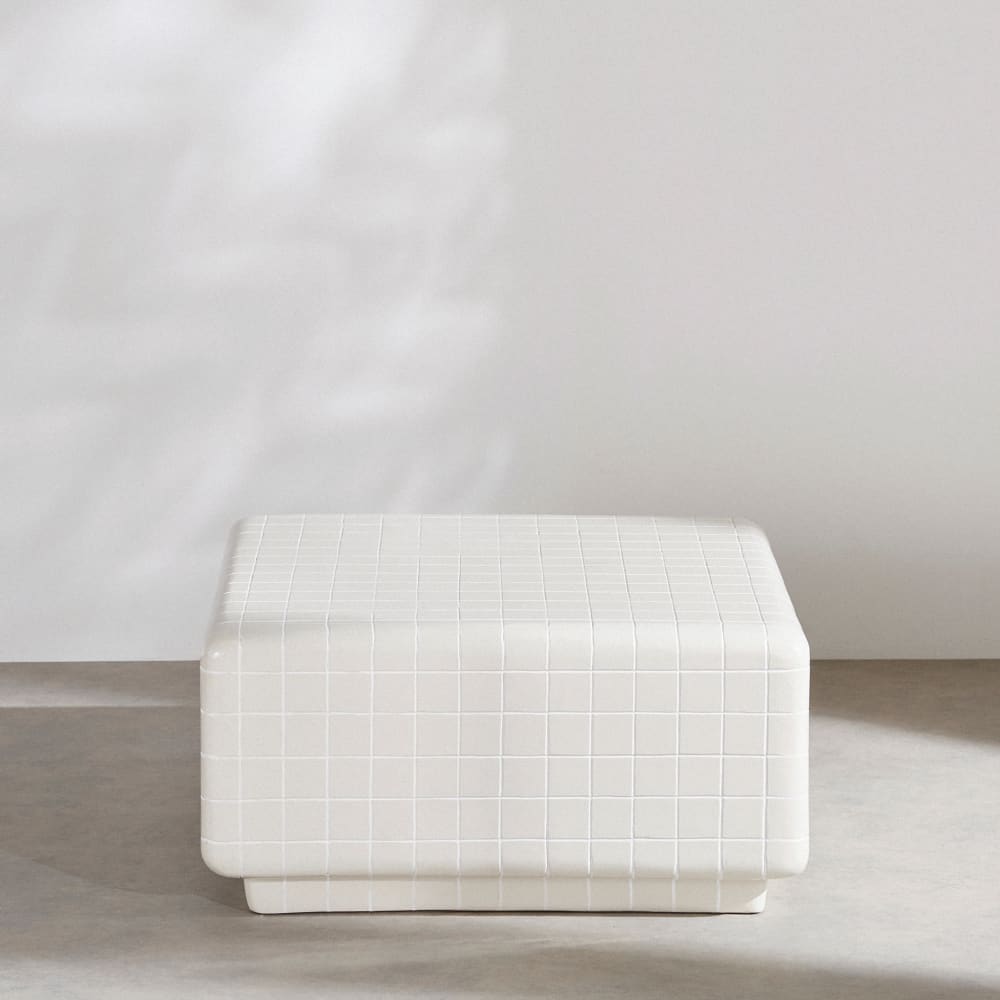 Table basse de jardin en ciment coloris argile, L70 cm