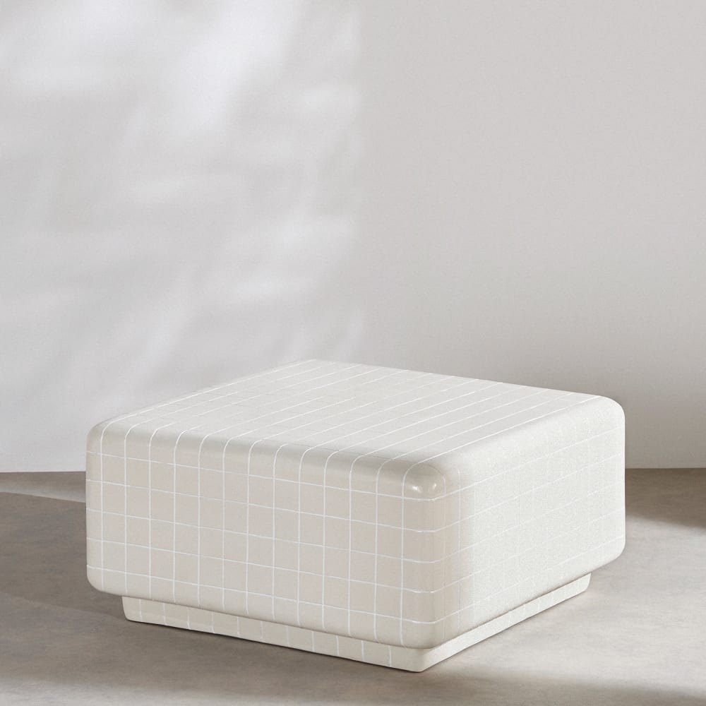 Table basse de jardin en ciment coloris argile, L70 cm