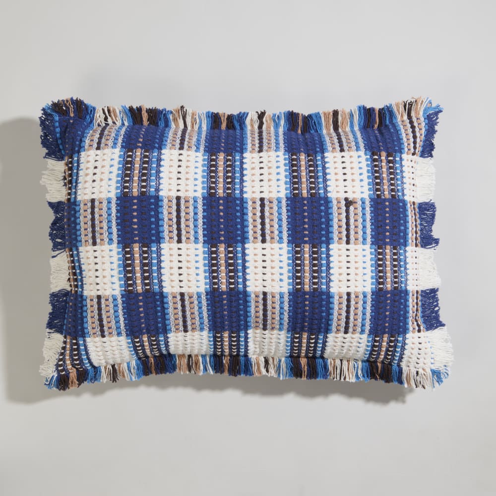 Coussin en coton tissé à carreaux multicolores et franges 60x40