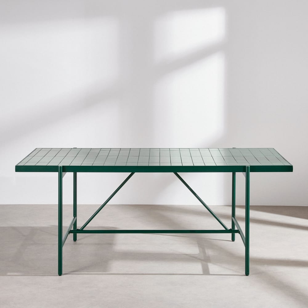 Table de jardin en acier