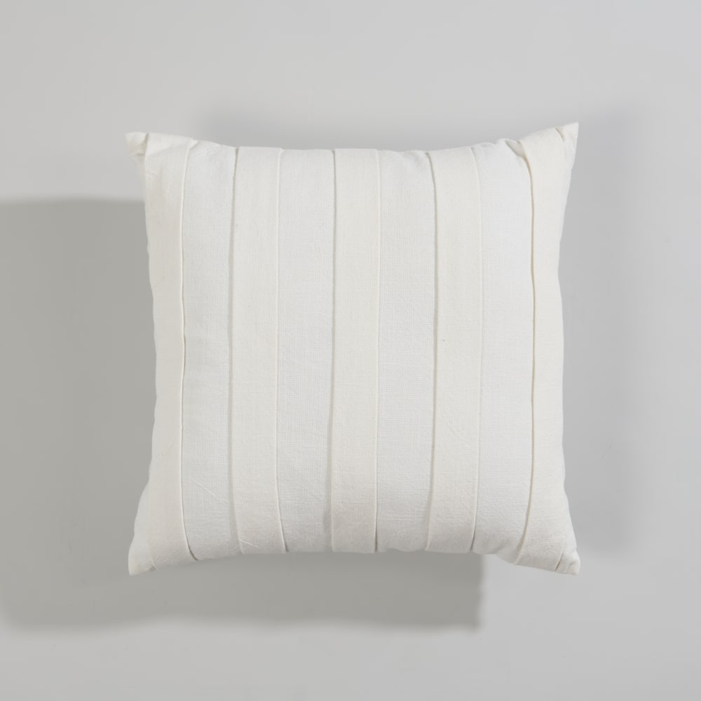 Coussin en coton plié écru 80x36