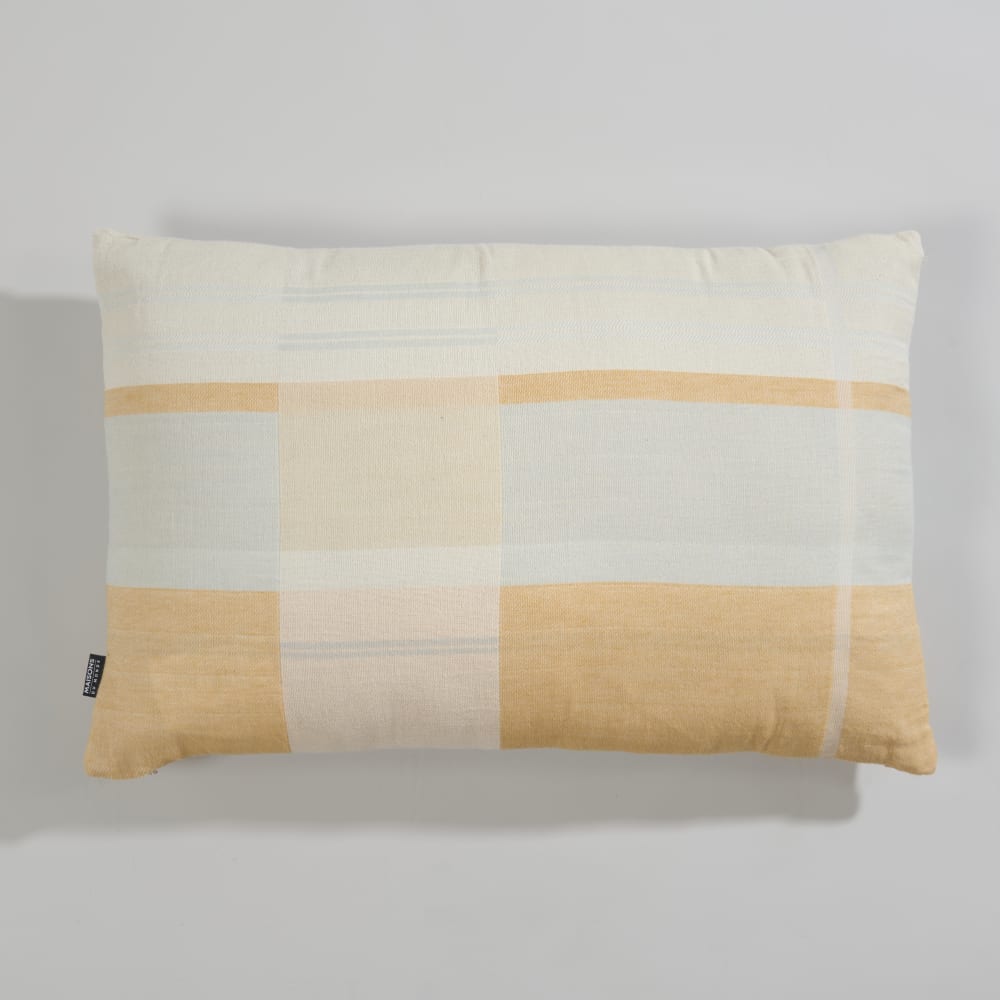 Coussin motif géométrique tricolore 60x40