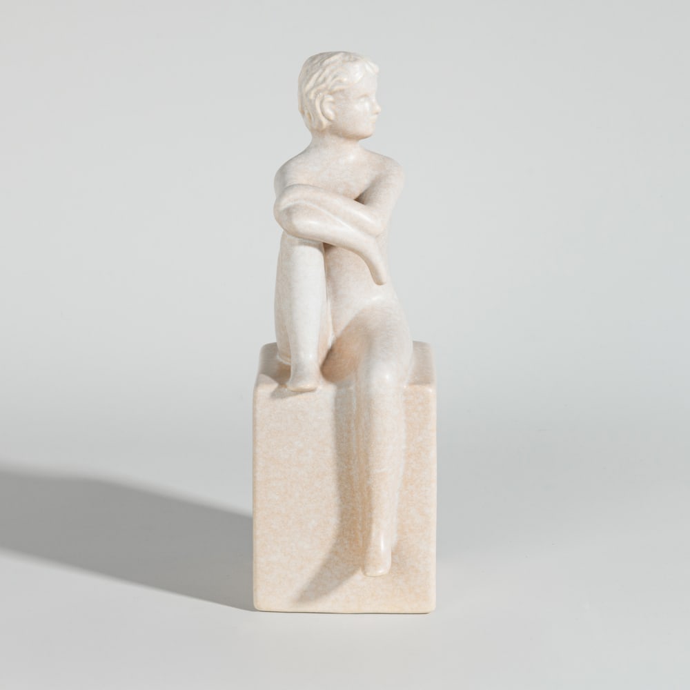 Statuette personnage en grès ivoire H26 — Beyit