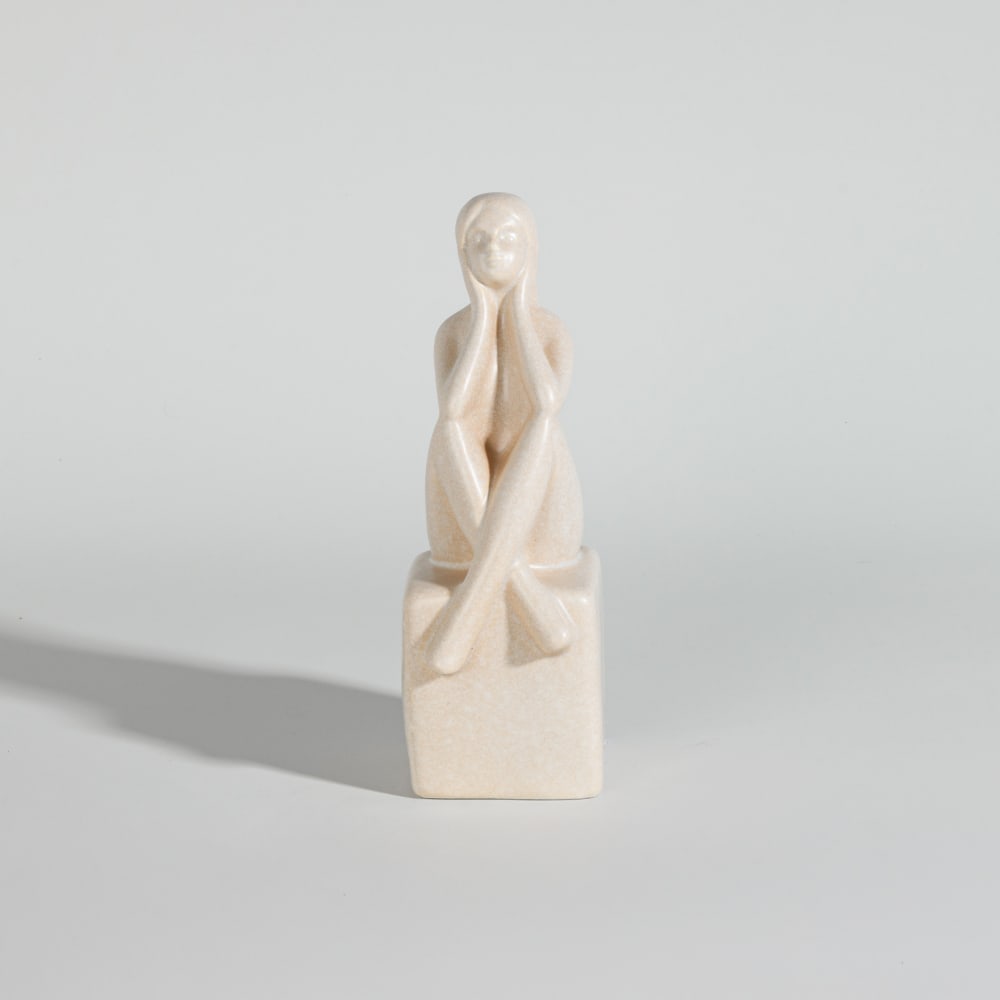 figura de personaje de gres beige 20 cm