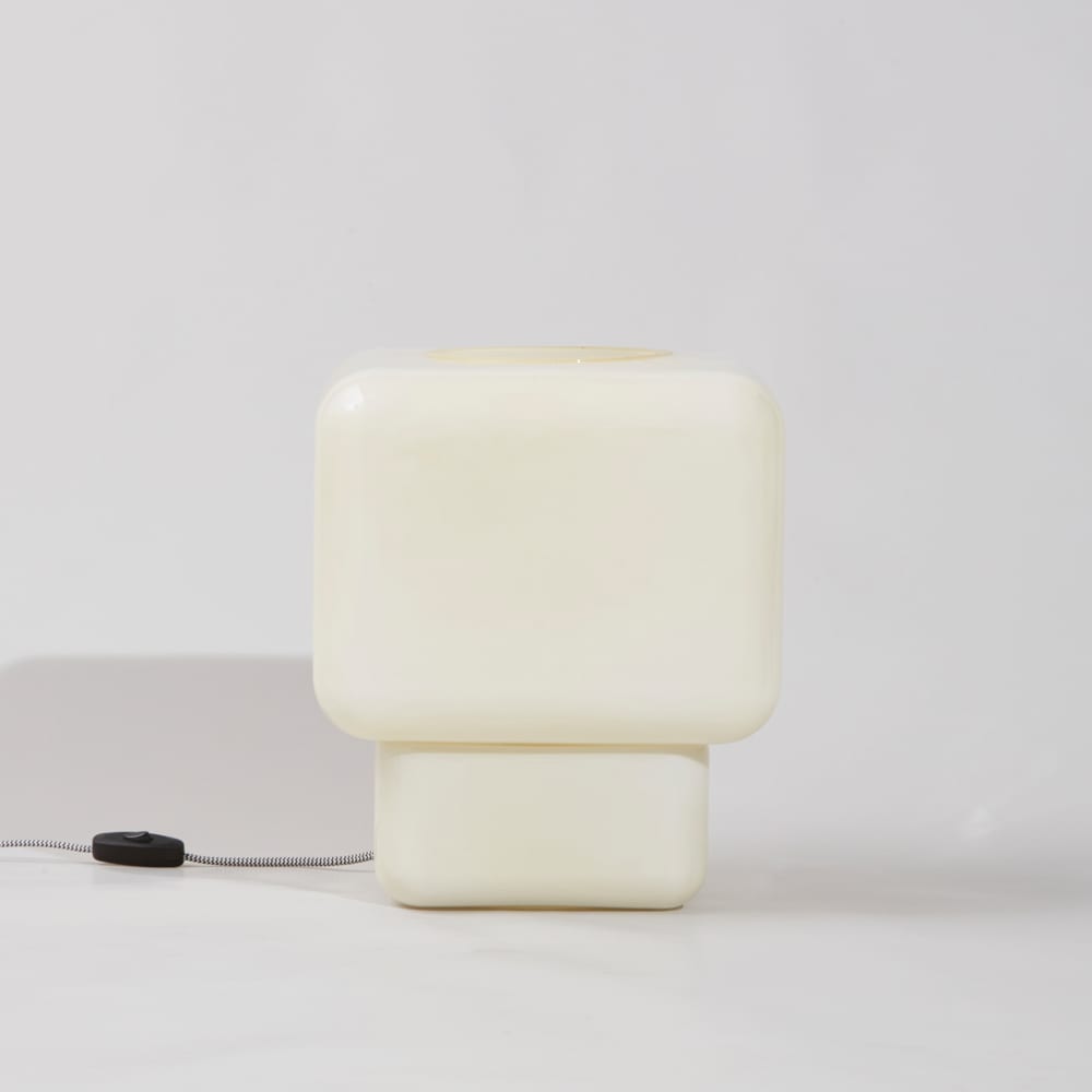 Lampe cubique en verre jaune clair