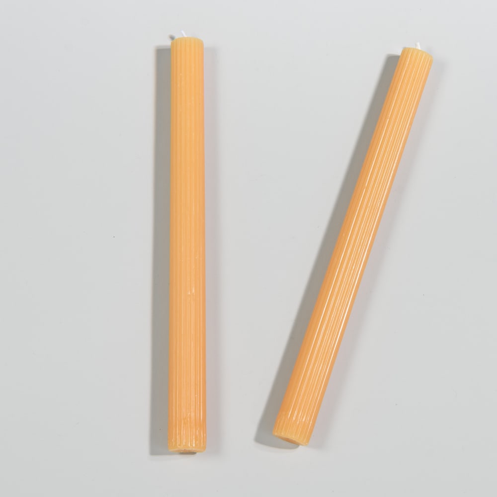 Bougies longues striées jaunes (x2)