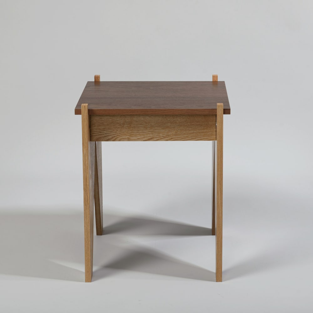 Bout de canapé brun