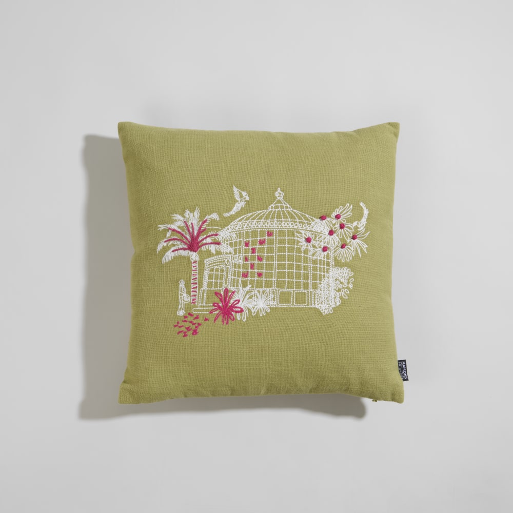 Housse de coussin en coton vert motif brodé blanc et rose 40x40
