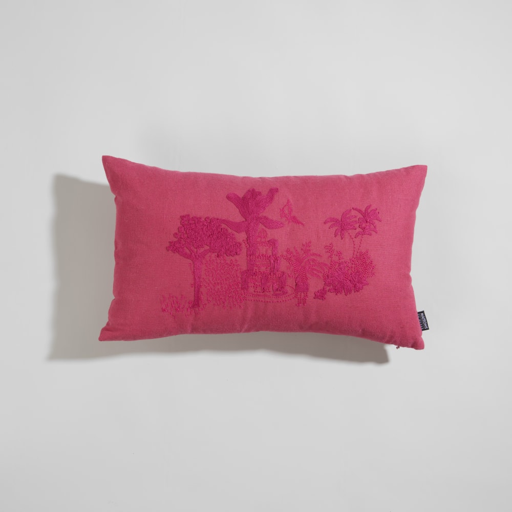 Housse de coussin motif brodé fuchsia 50x30