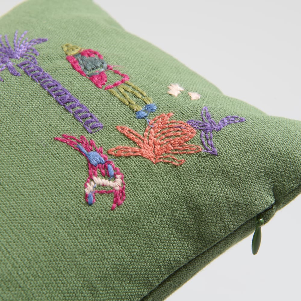 Coussin en coton vert broderie multicolore 35x20 — vue 4