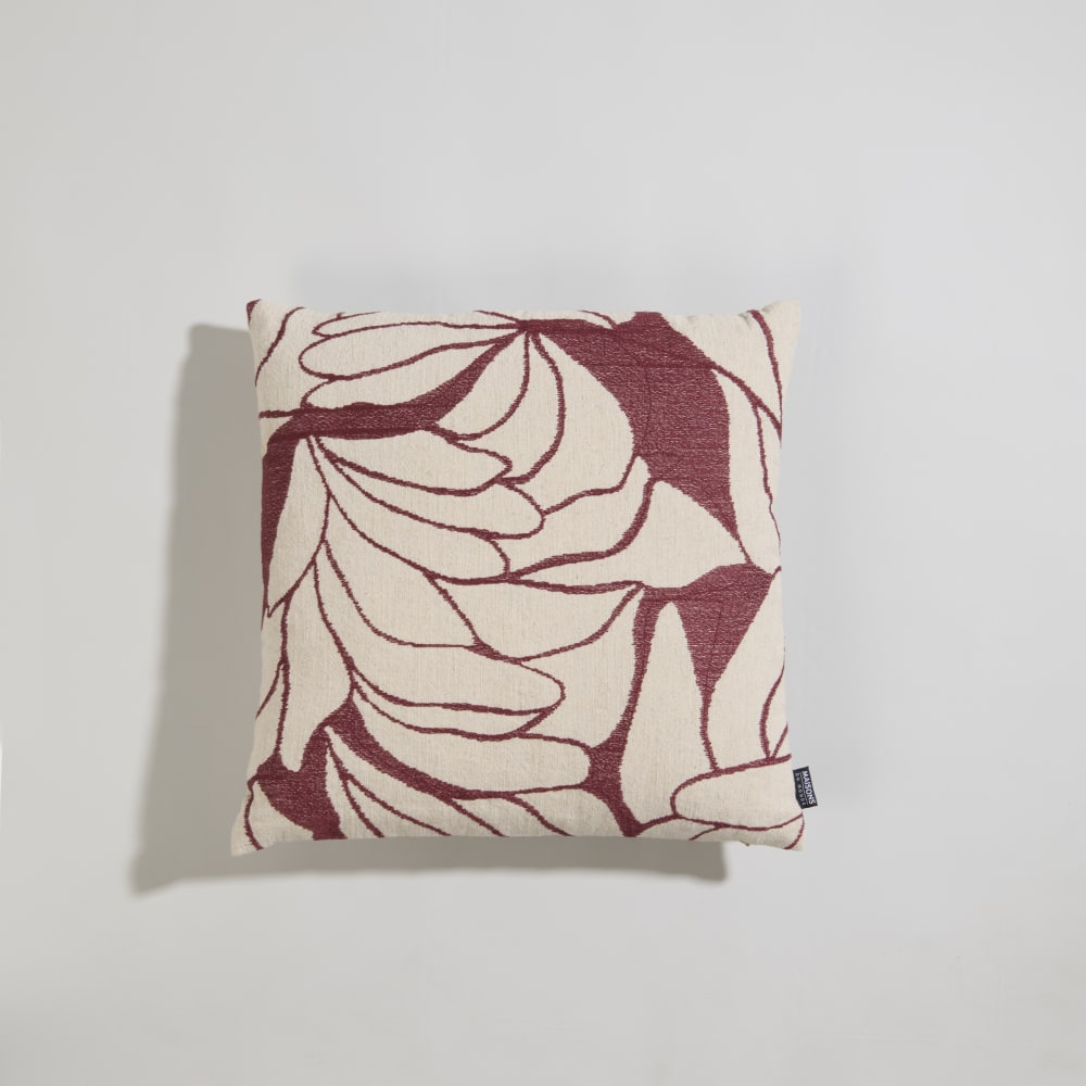 Housse de coussin en coton et lin beige brodé motif floral bordeaux 40x40