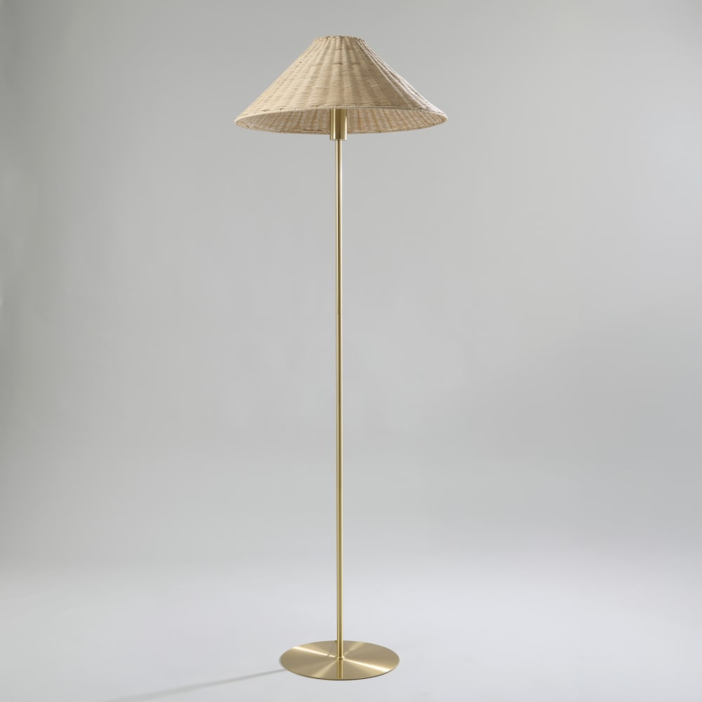 Lampadaire en acier doré et abat-jour conique en rotin H156