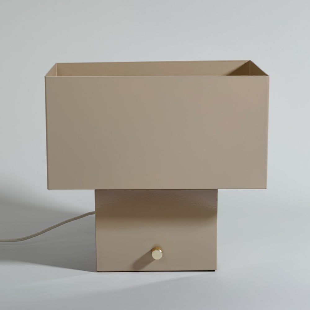 Lampe cubique en acier marron