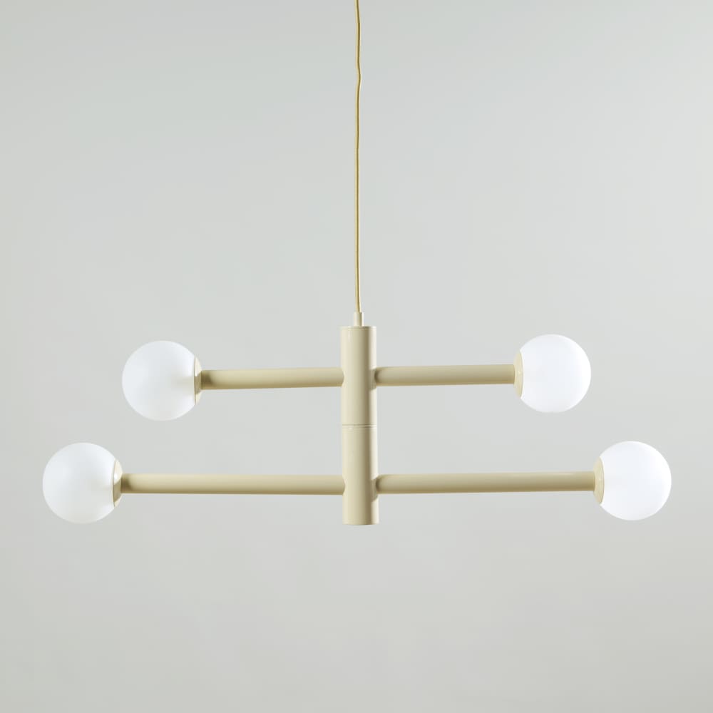 Suspension orientable jaune avec 4 globes opaques