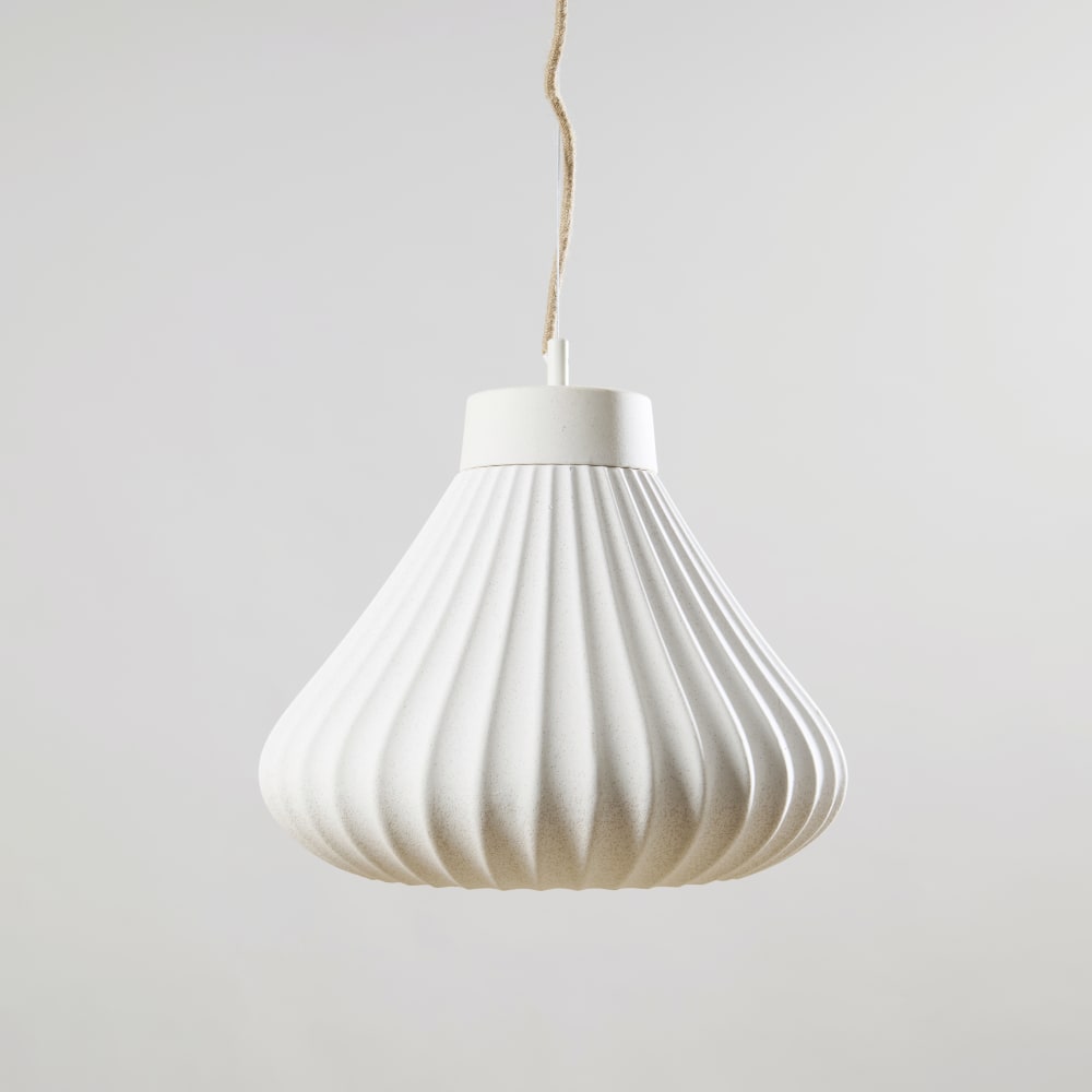 Suspension en céramique striée crème