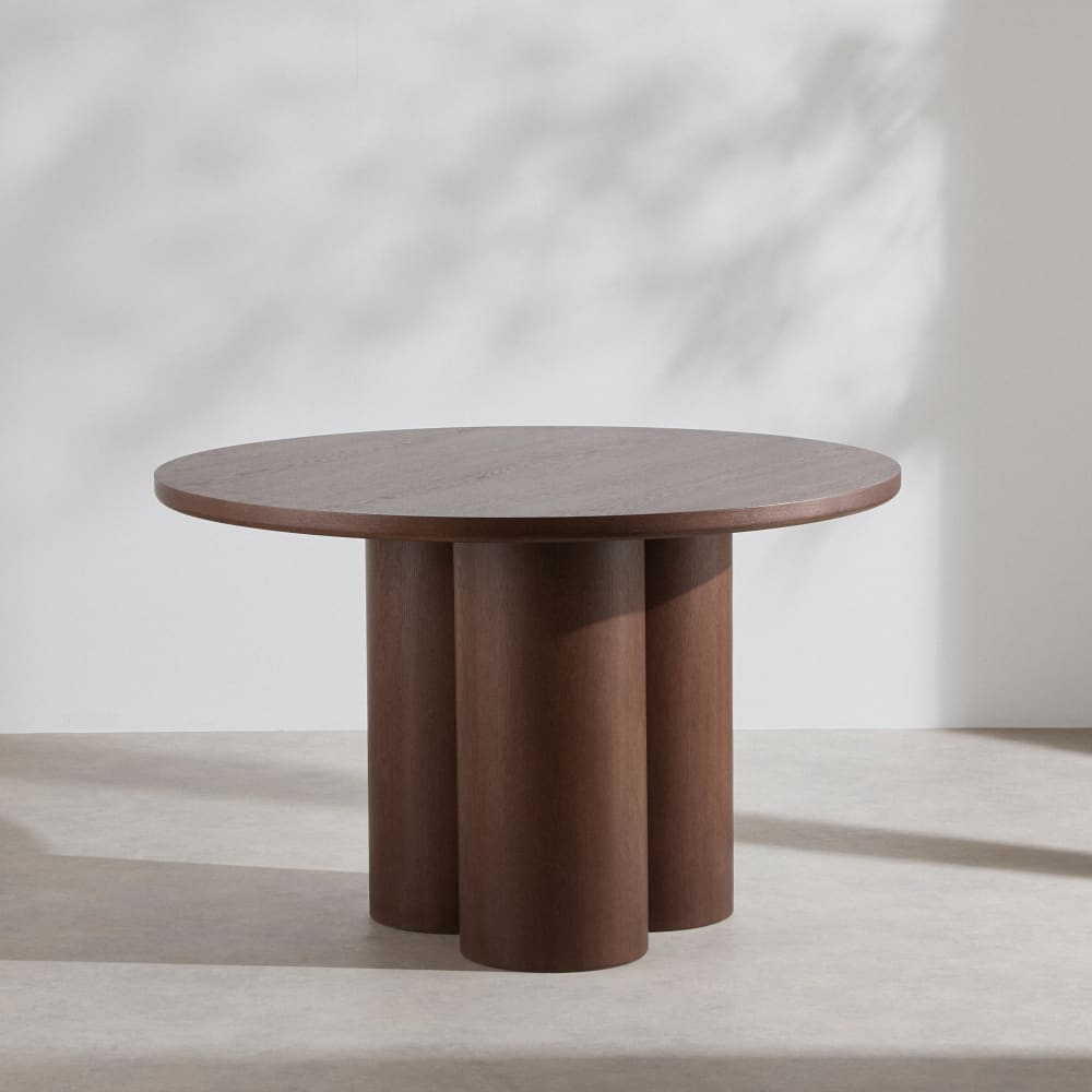 Table à manger ronde avec pied totem en placage chêne foncé, 6 personnes, D120 cm